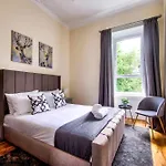 Stunning 5 Bedroom Apt, Close To Centre, Sec, Hydro And Motorway *