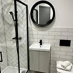 1 Bed In West End Appartamento *