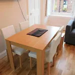 Beautiful 3 Bed In The Centre Appartamento *