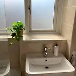 Διαμέρισμα Comfy 1 Bedroom Flat With Free Parking Γλασκώβη