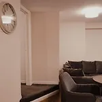 Royal Chambers Serviced Διαμέρισμα *