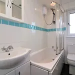 Signature - Shield House Apartman