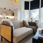 The West End Retreat - Your Luxurious 5* *