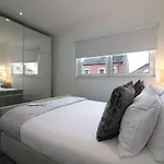 Glas Go Executive 2-bedroom Near Ovo Hydro Free Parking Apartment