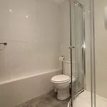 Glas Go Executive 2-bedroom Near Ovo Hydro Free Parking Apartment *