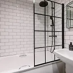 דירה Emirates Aparthouse *