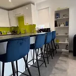 Glas Go Executive 2-bedroom Near Ovo Hydro Free Parking Glasgow