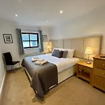 Principal - Merchant *