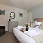 Signature - Gordon House Daire Glasgow