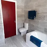 Signature - Langlands House Apartmán