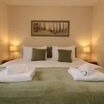 Signature - Angus House Apartment Glasgow