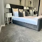 Glas Go Executive 2-bedroom Near Ovo Hydro Free Parking *