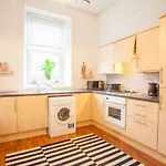 Stunning 2 Bed In Heart Of West End * Glasgow