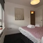 Signature - Belvidere House דירה גלאזגו