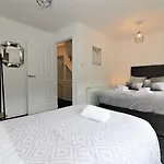 Signature - Belvidere House גלאזגו