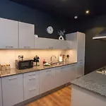 Stunning One Bed With Parking In Centre