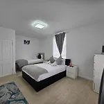 Lovely House With Private Parking! Glasgow! * Glasgow