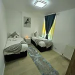 Nyaraló Lovely House With Private Parking! Glasgow! Glasgow