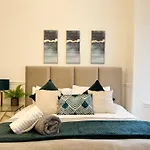 Large Blythswood