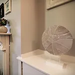 Signature - Glen Lee House