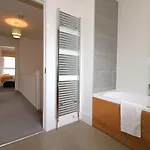Signature - Oatlands House Apartment *
