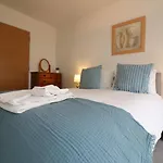Signature - Oatlands House Apartment *