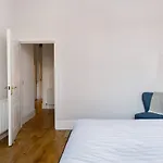 Incredible Contemporary Flat In Heart Of West End Appartement *