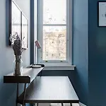 Incredible Contemporary Flat In Heart Of West End Daire Glasgow