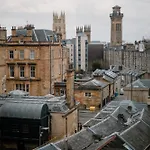Youth Hostel *