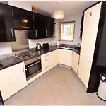 23 Lochburn Gardens - Carz 홈스테이 *