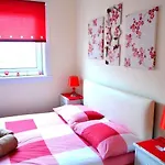 דירה 3 Bedroom - Free Parking & Wifi 350mbps