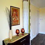 3 Bedroom - Free Parking & Wifi 350mbps Апартаменты *