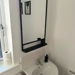 Black Daisy 아파트 *