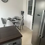 아파트 Black Daisy 글라스고