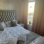 아파트 Black Daisy