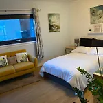 Metropolitan Nest - Easy Walk To Hydro & Secc Center