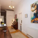 Lovely Flat In Ideal Location Apartment *