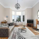 Extravagant 6 Bed Victorian Townhouse With Hot Tub Villa Glasgow