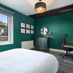 Extravagant 6 Bed Victorian Townhouse With Hot Tub * Glasgow