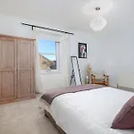 Extravagant 6 Bed Victorian Townhouse With Hot Tub Glasgow