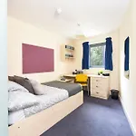 דירה For Student Only Student Roost Gibson Street