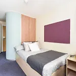 דירה For Student Only Student Roost Gibson Street *