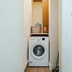 Stunning Ground Floor Flat In Southside.