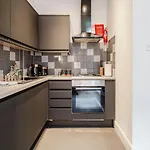 Stunning Ground Floor Flat In Southside. Apartment *