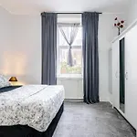 Stunning Ground Floor Flat In Southside. Glasgow