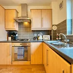 Lägenhet 2br Flat Location With Free Parking Glasgow