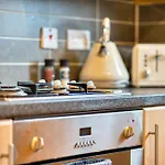 2br Flat Location With Free Parking