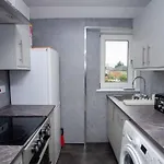 3 Bed Flat With Parking *