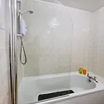 Chic & Cozy 2-bed Flat In - Free Parking *