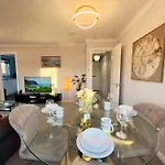 Chic & Cozy 2-bed Flat In - Free Parking Apartmán Glasgow